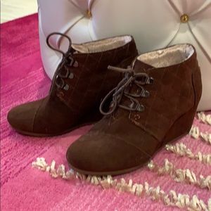 Toms Wedge suede lined ankle wedge booties